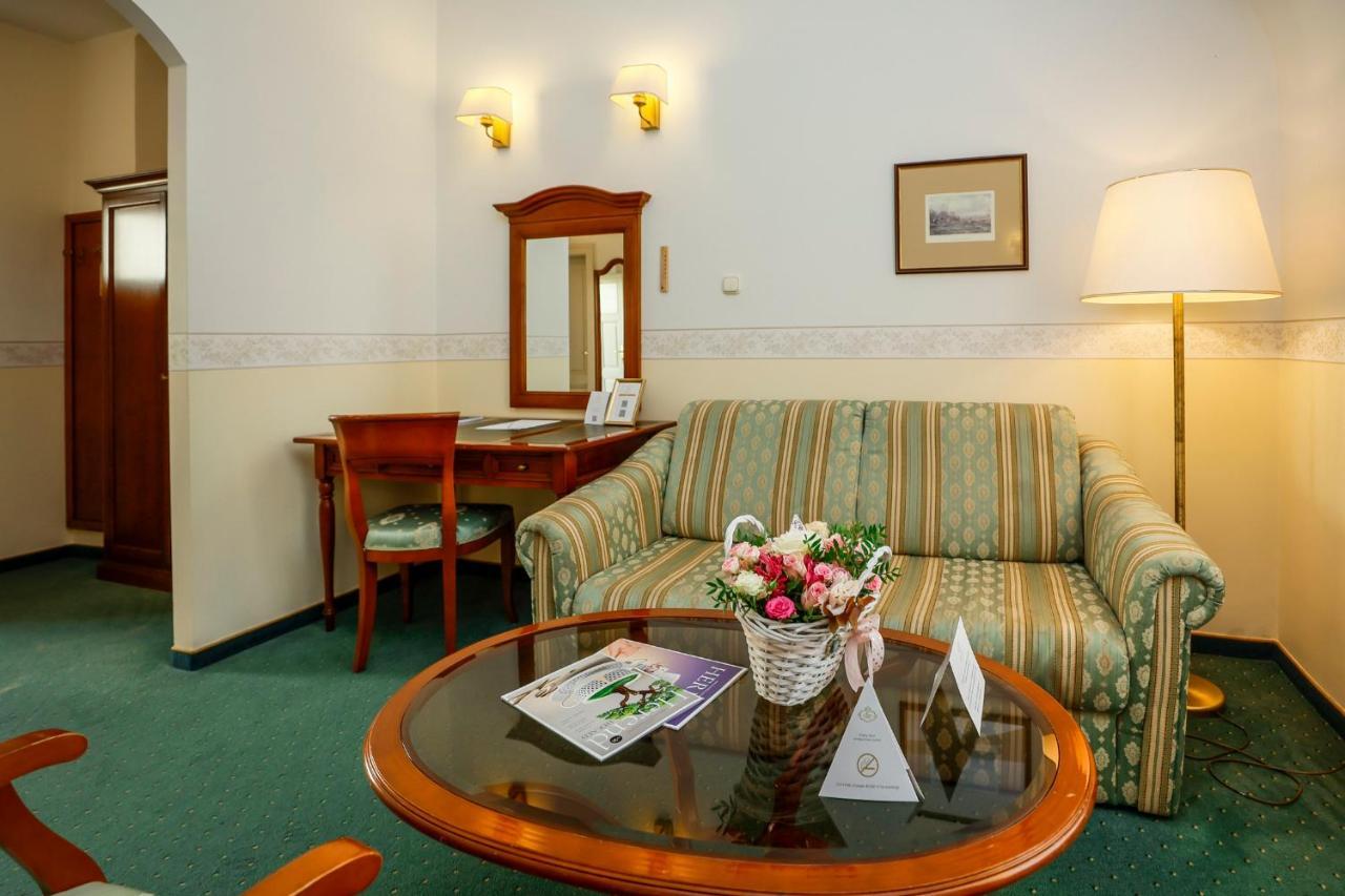 Szidonia Castle Hotel Röjtökmuzsaj Екстериор снимка