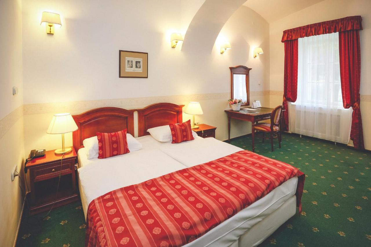 Szidonia Castle Hotel Röjtökmuzsaj Екстериор снимка