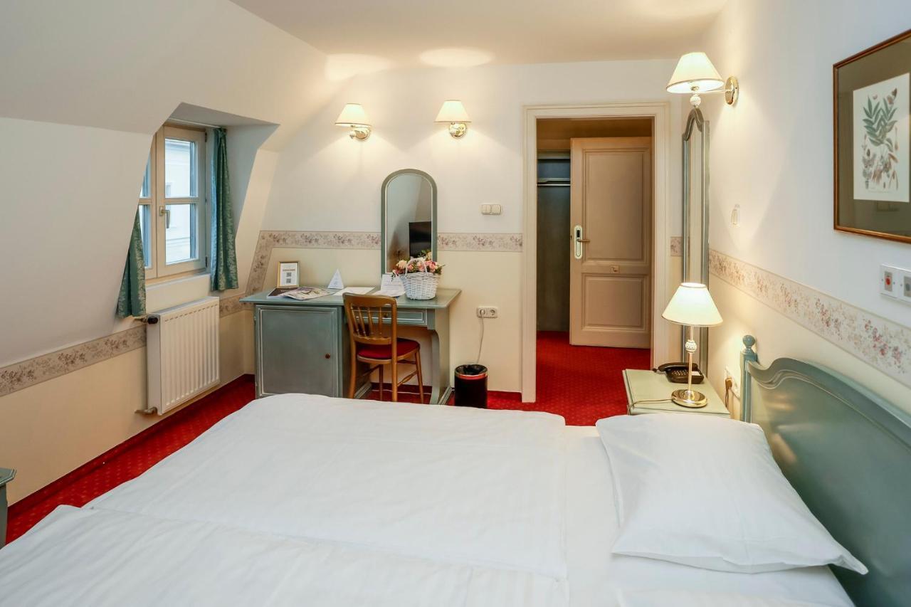 Szidonia Castle Hotel Röjtökmuzsaj Екстериор снимка