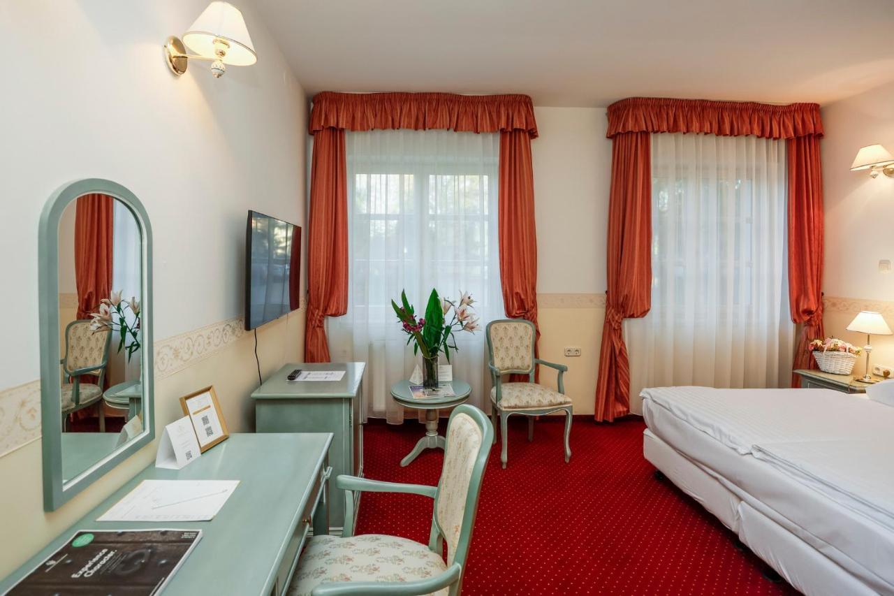 Szidonia Castle Hotel Röjtökmuzsaj Екстериор снимка