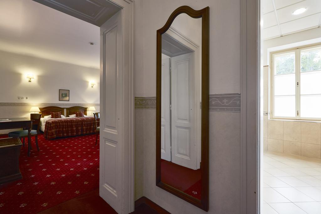 Szidonia Castle Hotel Röjtökmuzsaj Екстериор снимка