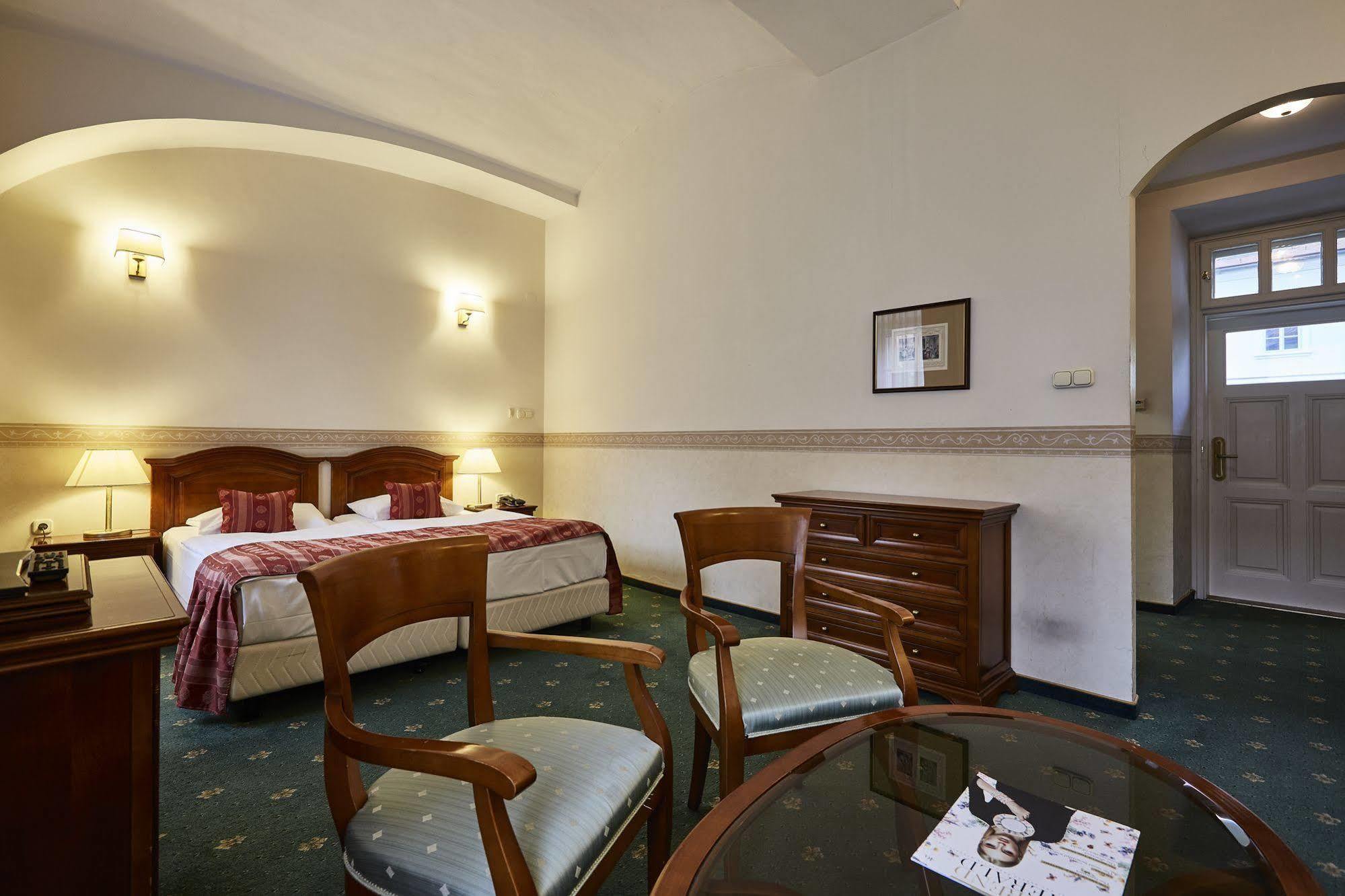 Szidonia Castle Hotel Röjtökmuzsaj Екстериор снимка